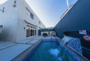 Larimar Beach Villas D - 5 minutes from Beach